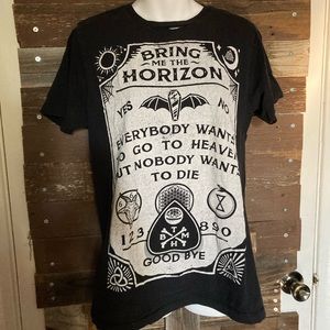 Bring Me The Horizon, band tee.